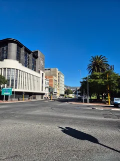 SIR LOWRY ROAD | RETAIL SPACE TO RENT | WOODSTOCK | 83m²