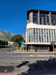 SIR LOWRY ROAD | RETAIL SPACE TO RENT | WOODSTOCK | 83m²