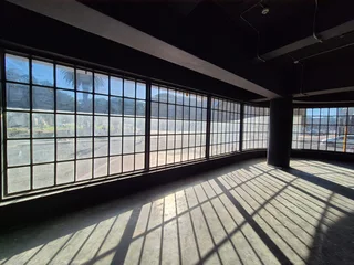 SIR LOWRY ROAD | RETAIL SPACE TO RENT | WOODSTOCK | 83m²