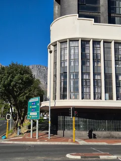 SIR LOWRY ROAD | RETAIL SPACE TO RENT | WOODSTOCK | 83m²