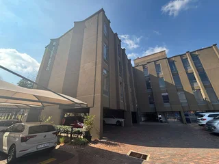Penthouse Suite to Let - 8 Sturdee Avenue, Rosebank