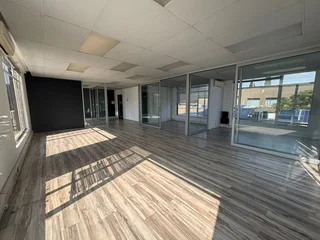 Penthouse Suite to Let - 8 Sturdee Avenue, Rosebank