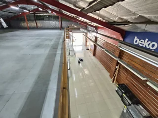 OAKDALE | RETAIL SPACE AVAILABLE FOR RENT | BELLVILLE | 715m²