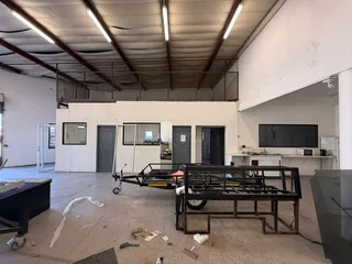 Prime Workshop Space to Let in Wilrogate Shopping Centre, Roodepoort