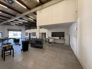 Prime Workshop Space to Let in Wilrogate Shopping Centre, Roodepoort