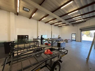 Prime Workshop Space to Let in Wilrogate Shopping Centre, Roodepoort