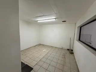 Prime Workshop Space to Let in Wilrogate Shopping Centre, Roodepoort