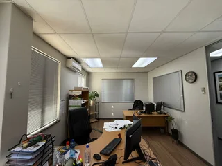 Prime Ground Floor Office Space to Let - Kingfisher Office Park, Meyersdal