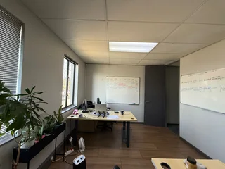 Prime Ground Floor Office Space to Let - Kingfisher Office Park, Meyersdal