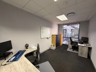 Modern Office Space to Let – Quadrum Office Park, Constantia Kloof, Roodepoort