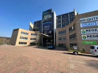 Flexi Suite Available to Let at 165 West Street, Sandton