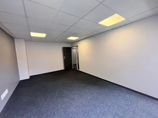 Office Space To Let – Unit N305, Nzunza House, 28 Melle Street, Braamfontein