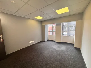 Office Space To Let – Unit N305, Nzunza House, 28 Melle Street, Braamfontein