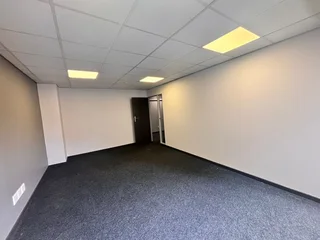 Office Space To Let – Unit N305, Nzunza House, 28 Melle Street, Braamfontein