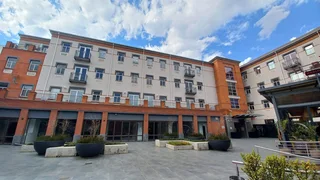 Menlyn Piazza | Glen Manor Street | Menlyn | Pretoria