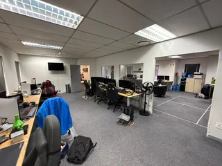 LORDS OFFICE ESTATES | WEST AVENUE | DIE HOEWES | CENTURION