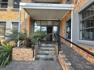 First Floor Office Space to Let – White Thorn Office Park, Allen’s Nek, Roodepoort