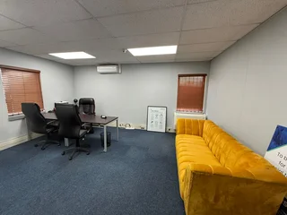 LORDS OFFICE ESTATES | WEST AVENUE | DIE HOEWES | CENTURION