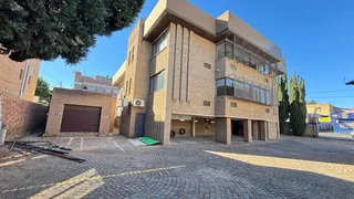 Office Space/ Medical Suites Available to Let at 81 iris Road, Norwood, Johannesburg