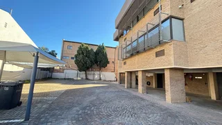 Office Space/ Medical Suites Available to Let at 81 iris Road, Norwood, Johannesburg