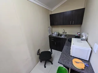 KOEBERG ROAD | COMMERCIAL BUILDING TO RENT | BROOKLYN | 65m²