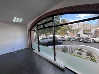 ONDER PAPEGAAIBERG | OFFICE/ RETAIL SPACE TO LET | STELLENBOSCH | 58m²