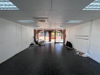 ONDER PAPEGAAIBERG | OFFICE/ RETAIL SPACE TO LET | STELLENBOSCH | 58m²