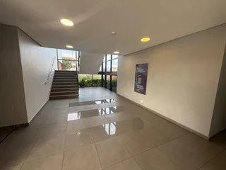 SANDOWN SQUARE BUSINESS PARK | OFFICE TO RENT | BLOUBERG |92m²