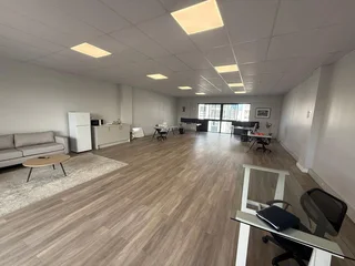 SANDOWN SQUARE BUSINESS PARK | OFFICE TO RENT | BLOUBERG |92m²