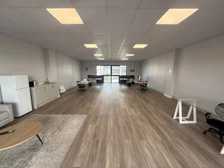 SANDOWN SQUARE BUSINESS PARK | OFFICE TO RENT | BLOUBERG |92m²