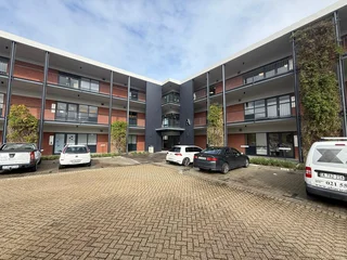 SANDOWN SQUARE BUSINESS PARK | OFFICE TO RENT | BLOUBERG |92m²