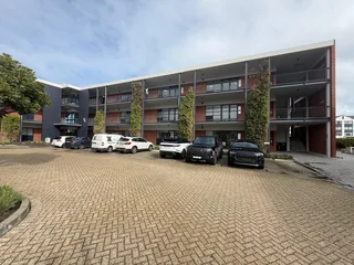 SANDOWN SQUARE BUSINESS PARK | OFFICE TO RENT | BLOUBERG |92m²