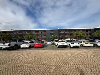 SANDOWN SQUARE BUSINESS PARK | OFFICE TO RENT | BLOUBERG |92m²