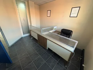 Neat Office Space to Let - Whitby Manor Office Park, 14th Road, Noordwyk