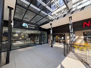 Spacious Office to Let – Nzunza House, 28 Melle Street, Braamfontein