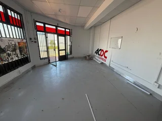 PARKLANDS LIFESTYLE CENTRE | RETAIL SPACE TO LET IN PARKLANDS | 310m²