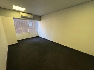 Spacious Office to Let – Nzunza House, 28 Melle Street, Braamfontein