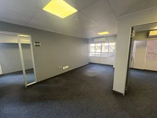 Spacious Office to Let – Nzunza House, 28 Melle Street, Braamfontein