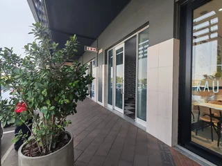 Shop to let in a busy and popular retail centre