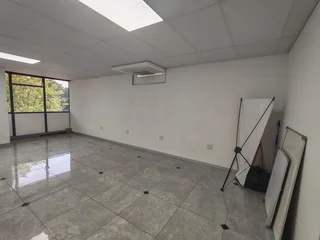 Upmarket office to let in the Aviary