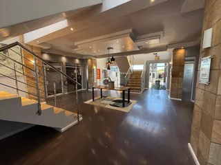 HEALTHFORT MEDICAL CENTRE | OFFICE UNIT TO RENT | TABLE VIEW | 25m²