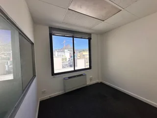 STRAND STREET - OFFICE SPACE TO RENT - CAPE TOWN, CBD - 48m²