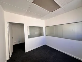 STRAND STREET - OFFICE SPACE TO RENT - CAPE TOWN, CBD - 48m²