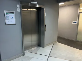 64m² Office To Let in Tyger Valley - Natural light