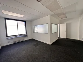 STRAND STREET - OFFICE SPACE TO RENT - CAPE TOWN, CBD - 48m²