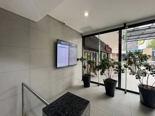 Neat Office to Let – Nzunza House, 28 Melle Street, Braamfontein