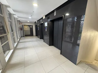 Neat Office to Let – Nzunza House, 28 Melle Street, Braamfontein