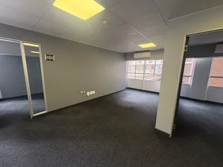 Neat Office to Let – Nzunza House, 28 Melle Street, Braamfontein