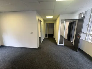 Neat Office to Let – Nzunza House, 28 Melle Street, Braamfontein