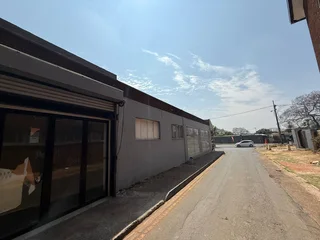 Retail Space for Lease - 19 Luzi Lane, Emmarentia, Johannesburg